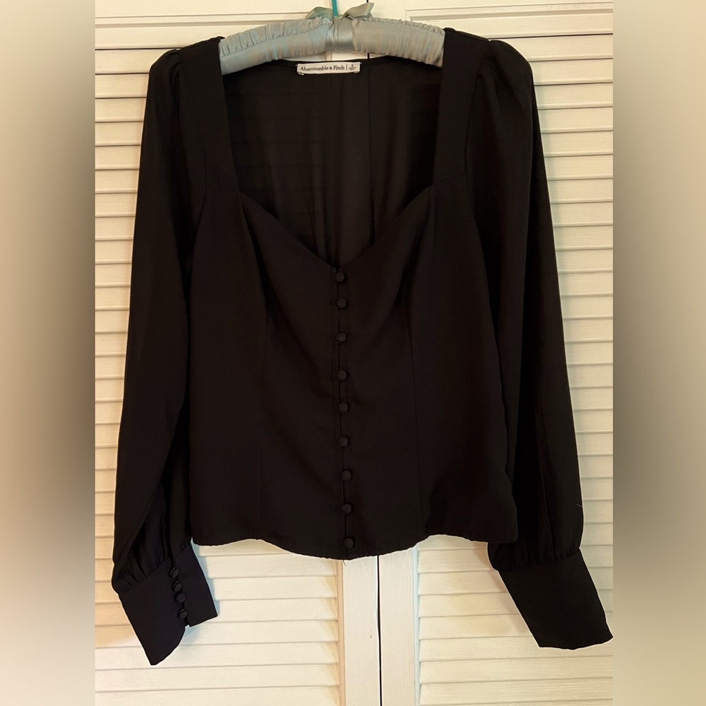 Abercrombie & Fitch black long sleeve dressy blouse. Size small